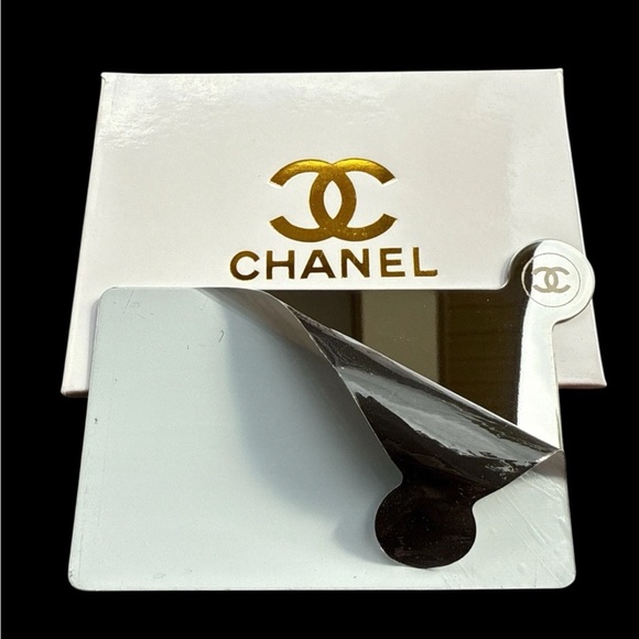 CHANEL Beauty Mirror & Card Holder in Metallic Gold NWT - Picture 11 of 16